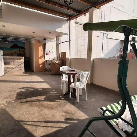 Guest House 通贝斯 外观 照片