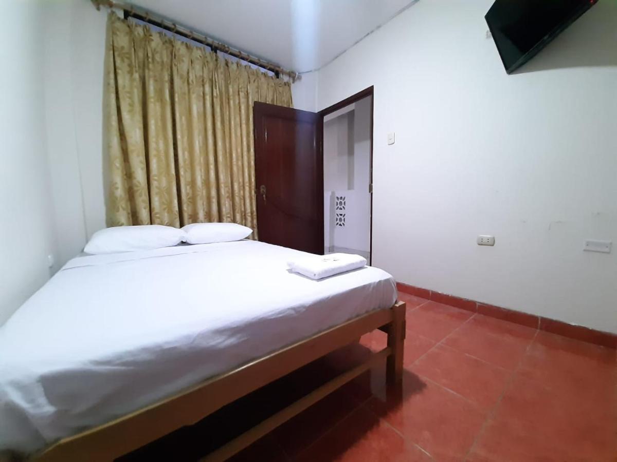 Guest House 通贝斯 外观 照片