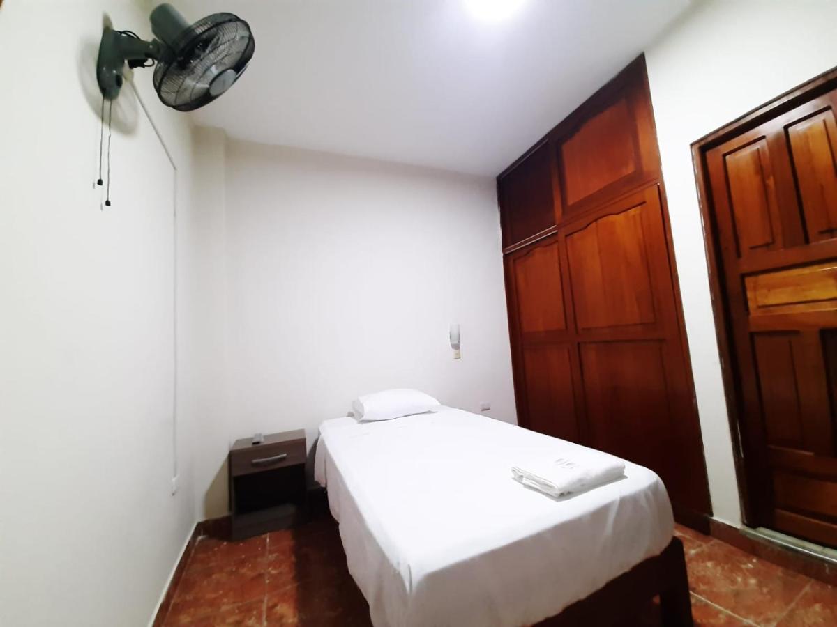 Guest House 通贝斯 外观 照片
