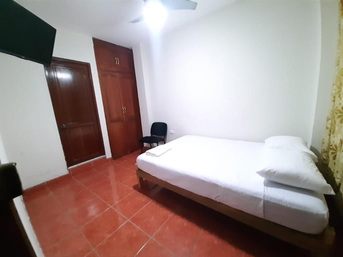 Guest House 通贝斯 外观 照片