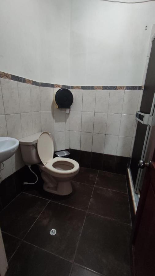 Guest House 通贝斯 外观 照片