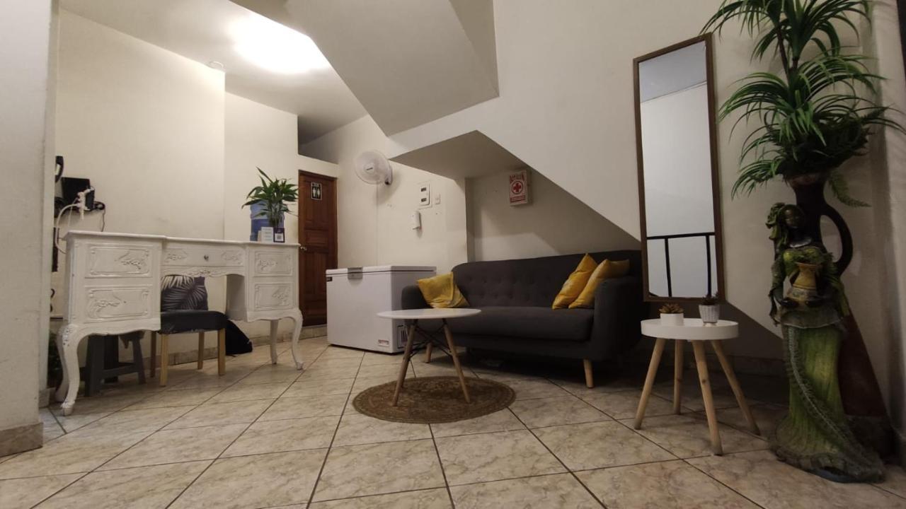 Guest House 通贝斯 外观 照片