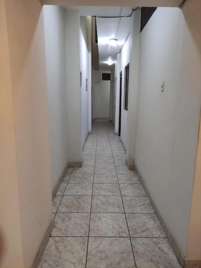 Guest House 通贝斯 外观 照片