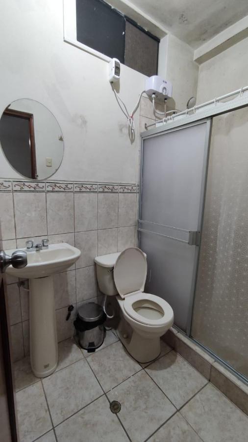 Guest House 通贝斯 外观 照片